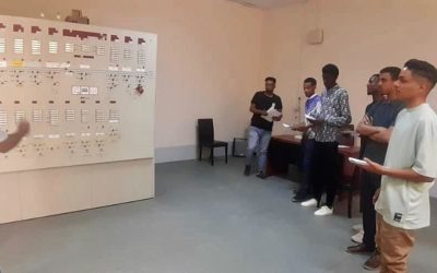 طلاب قسم الهندسة الكهربائية والألكترونية يزورون محطة 220kv.
