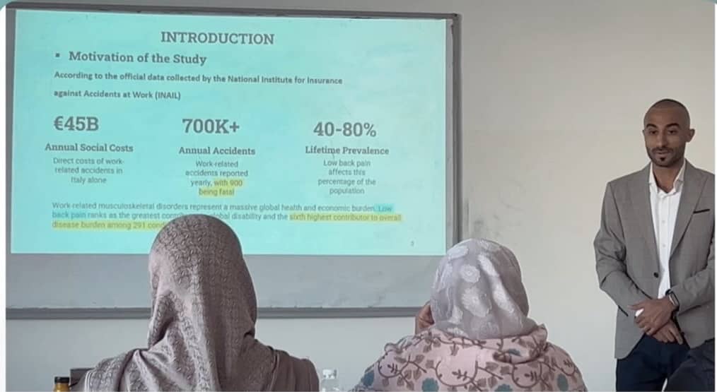 مناقشة مقترح رسالة ماجستير حول التقييم الإرجوناميكي لأعمال الرفع اليدوي في مصانع الأغذية في بنغازي