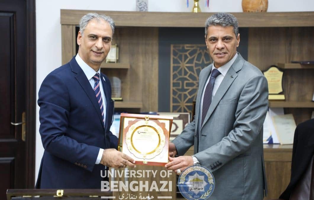 كلية الهندسة بجامعة بنغازي تُكرّم أسرة كلية التربية تقديرًا لاستضافتها مؤتمر ICMEMRE 2025