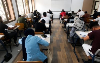 وكيل الشؤون العلمية بجامعة بنغازي يتفقد سير الامتحانات النهائية بكلية الهندسة